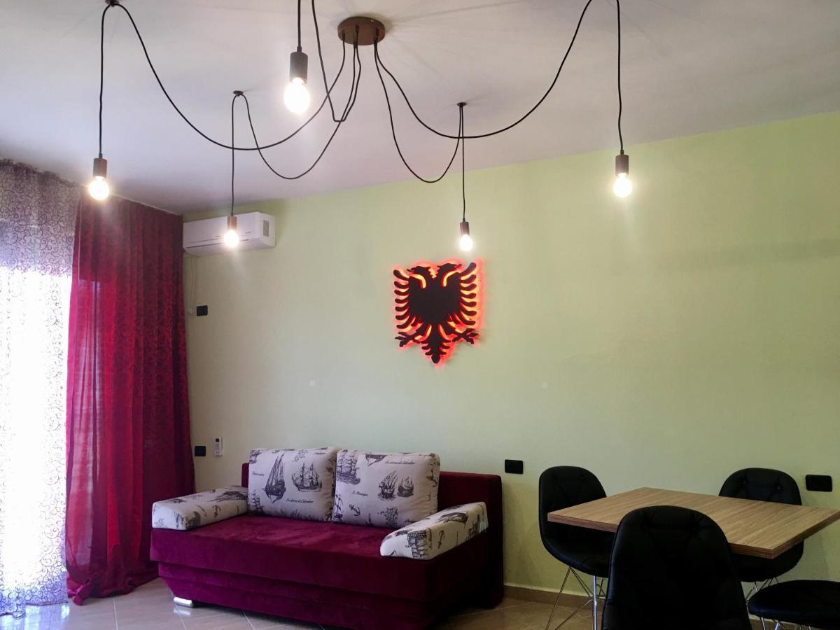 Luxury Holiday In Royal Apartment For King And Queen Sarandë エクステリア 写真