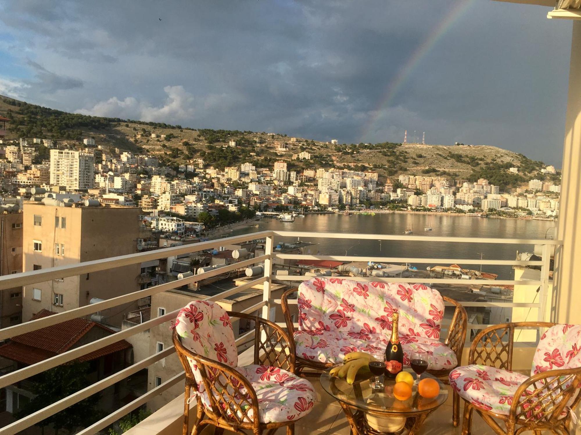 Luxury Holiday In Royal Apartment For King And Queen Sarandë エクステリア 写真